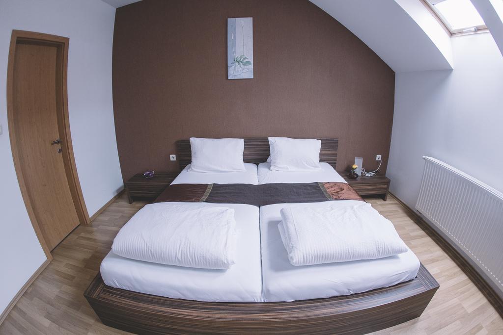 Central Apartman Sopron Extérieur photo