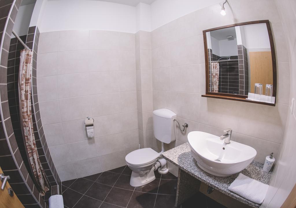 Central Apartman Sopron Extérieur photo