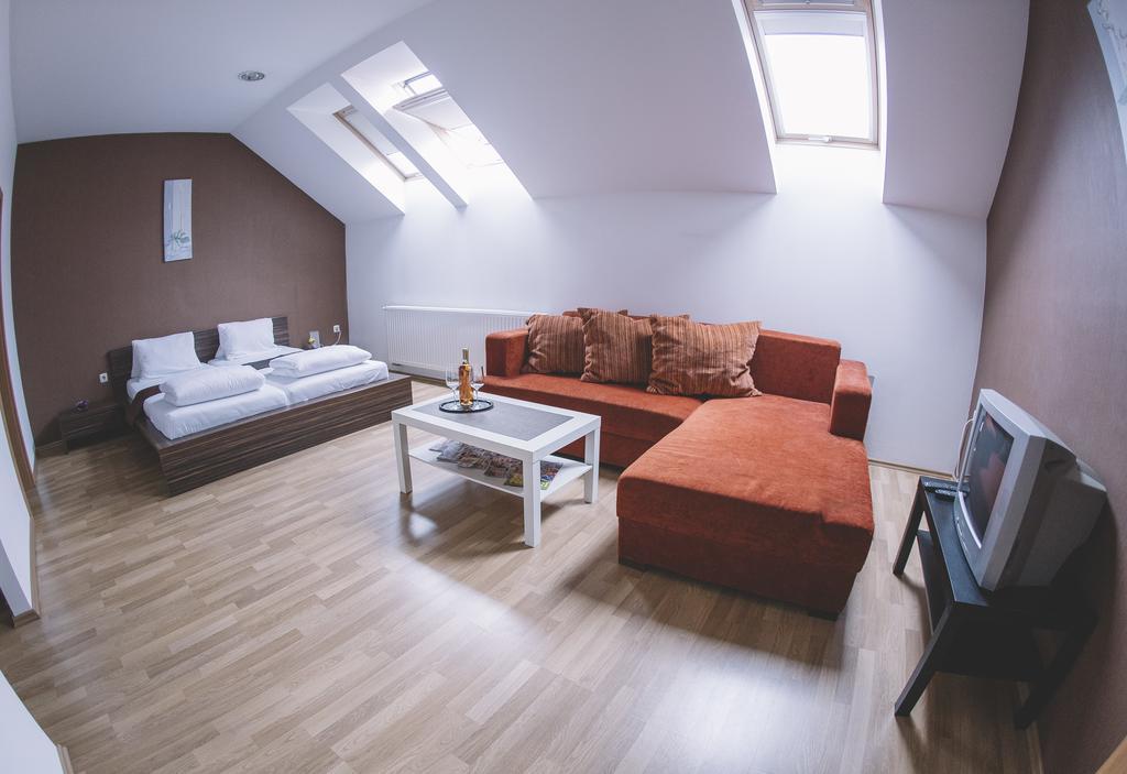 Central Apartman Sopron Extérieur photo