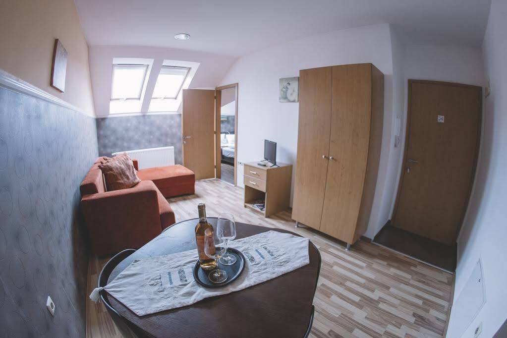 Central Apartman Sopron Extérieur photo