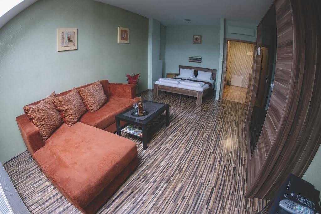 Central Apartman Sopron Extérieur photo